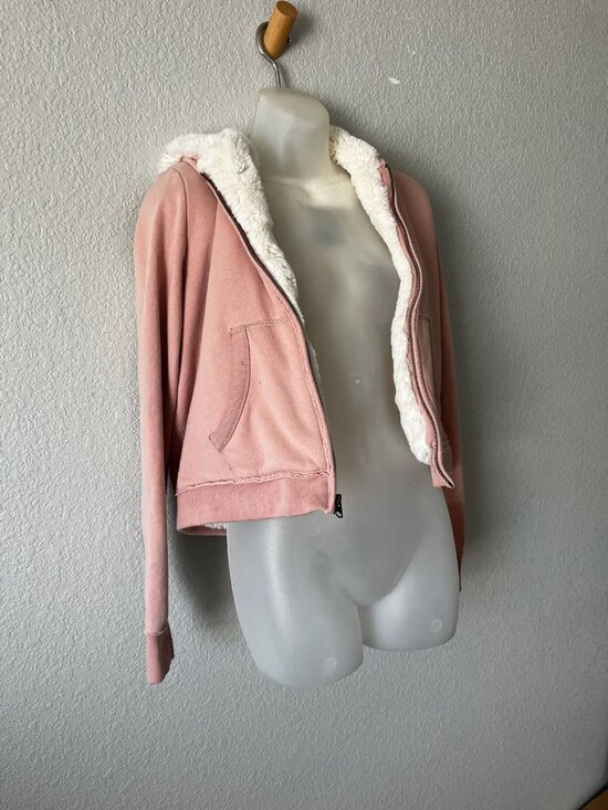 Abercrombie & Fitch Jackets & Blazers - Abercrombie & Fitch Pink Cropped Zip Hoodie Faux Fur Lined M